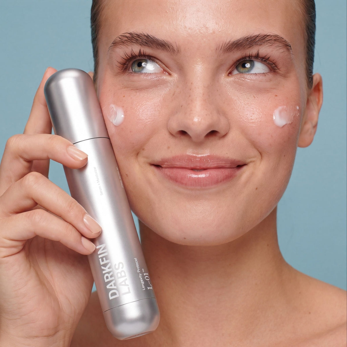 What's the Actual Difference Between a Serum and a Moisturizer?